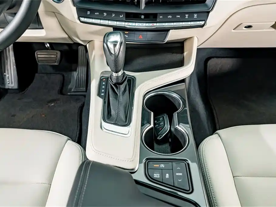 Cadillac CT4 2023 — фото 12