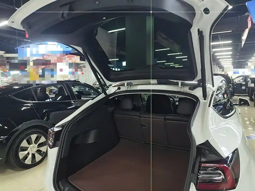 Tesla Model Y 2023 — фото 19