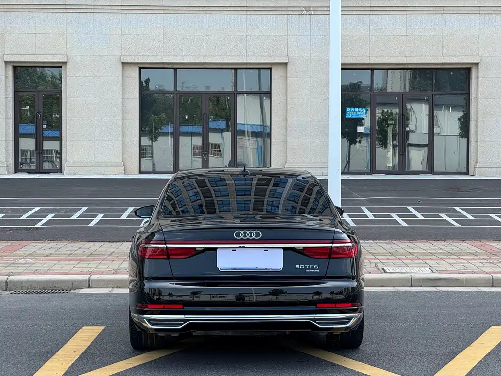 Audi A8 2020 — фото 13