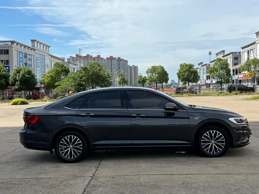 Volkswagen Sagitar 2021