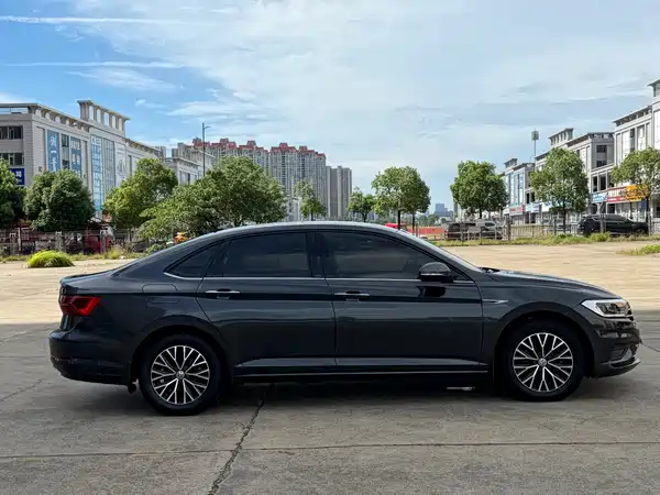 Volkswagen Sagitar 2021