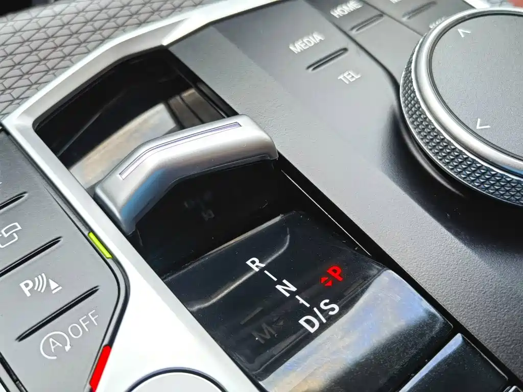 BMW 3 Series 2023 — фото 12