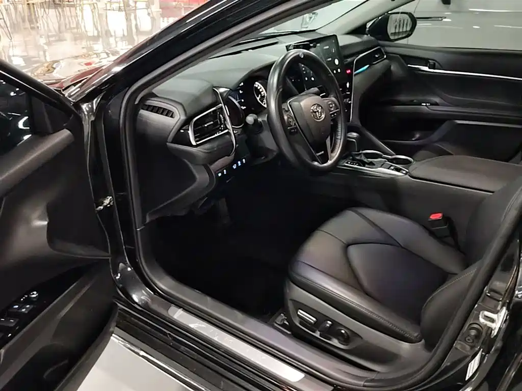 Toyota Camry 2024 — фото 16