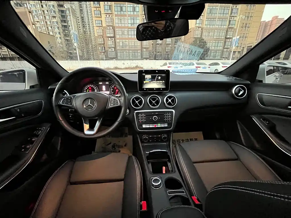 Mercedes-Benz A-Class 2017 — фото 9