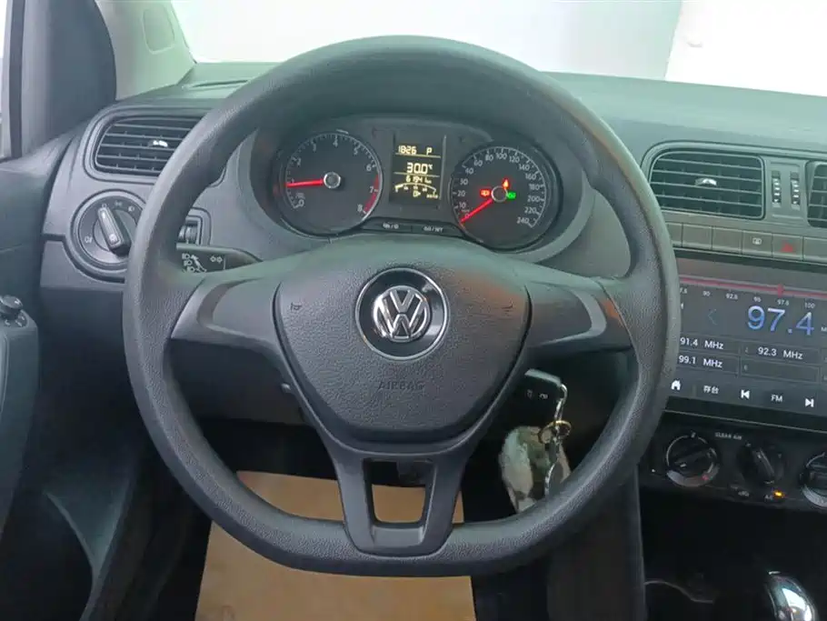 Volkswagen Polo 2016 — фото 15