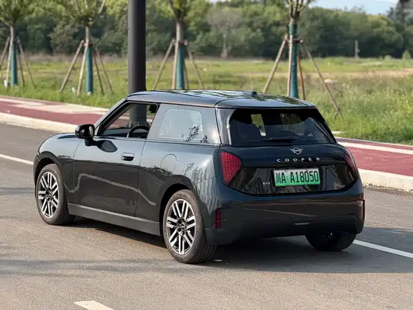 MINI Cooper 2025