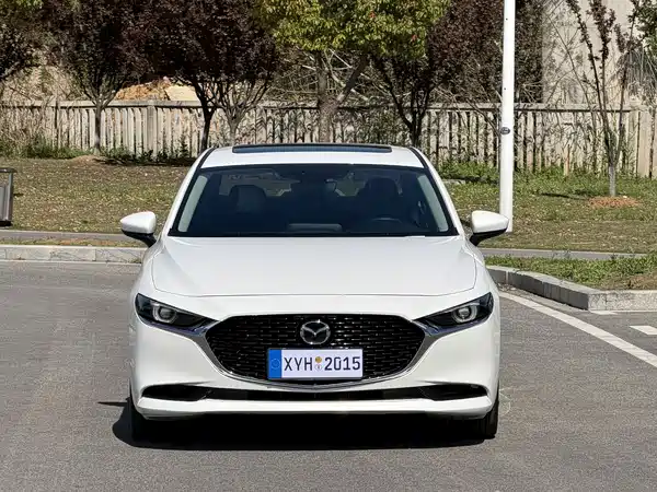 Mazda 3 Axela 2022