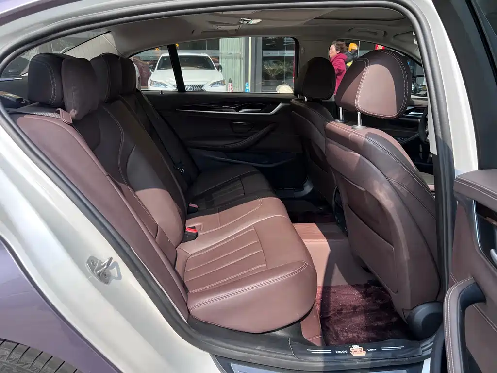 BMW 5 Series 2020 — фото 12