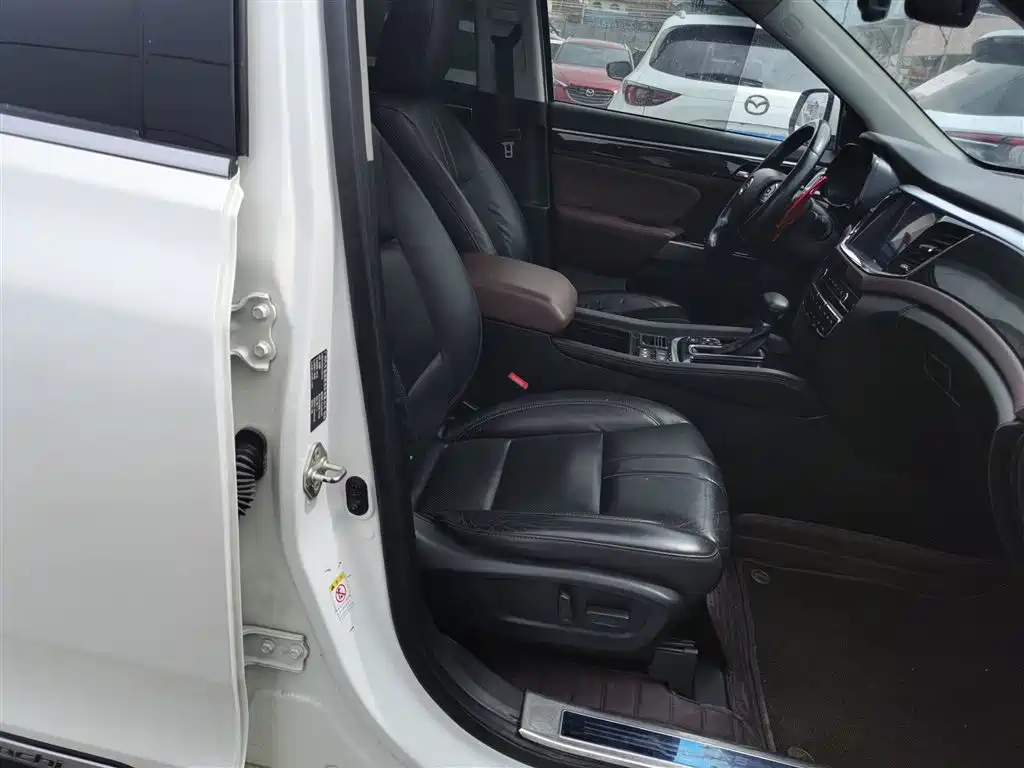 GAC Motor Trumpchi GS8 2018 — фото 25