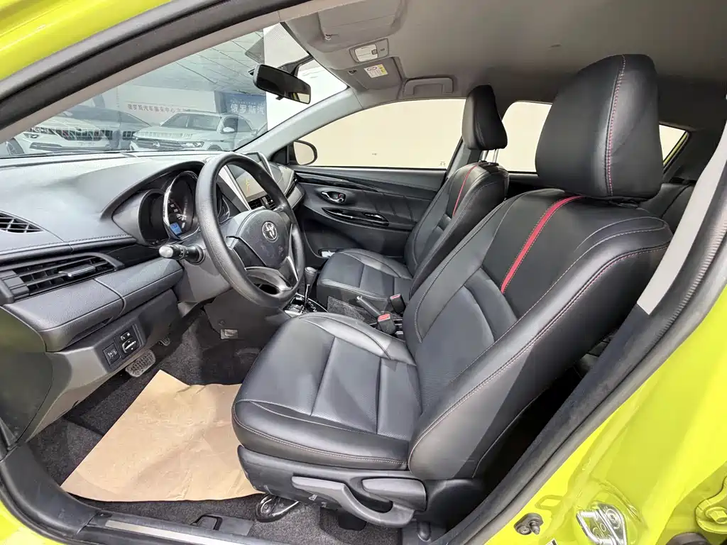 Toyota Yaris L 2021