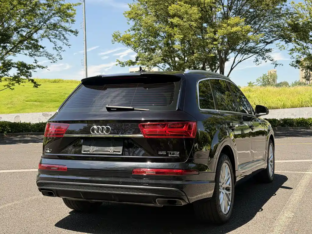 Audi Q7 2018 — фото 12