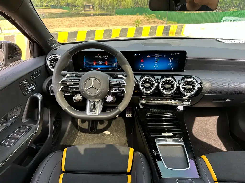 Mercedes-Benz A-Class AMG 2024 — фото 16