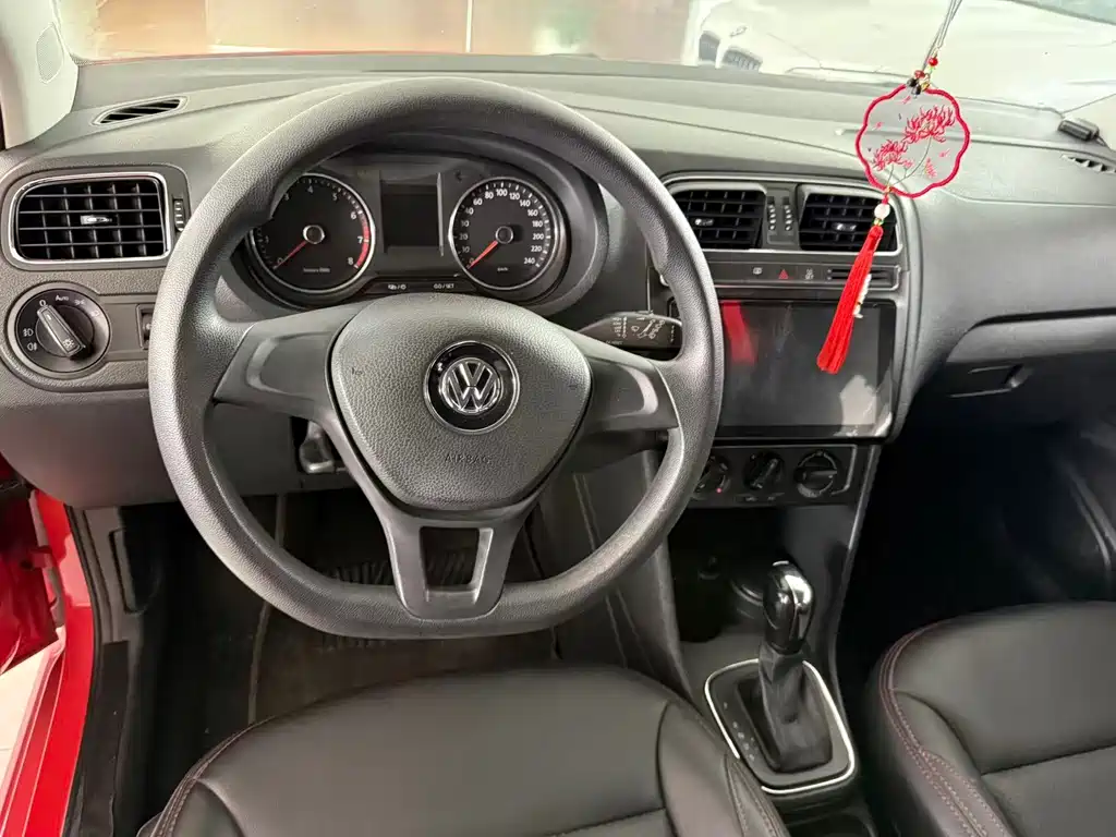 Volkswagen Polo 2015