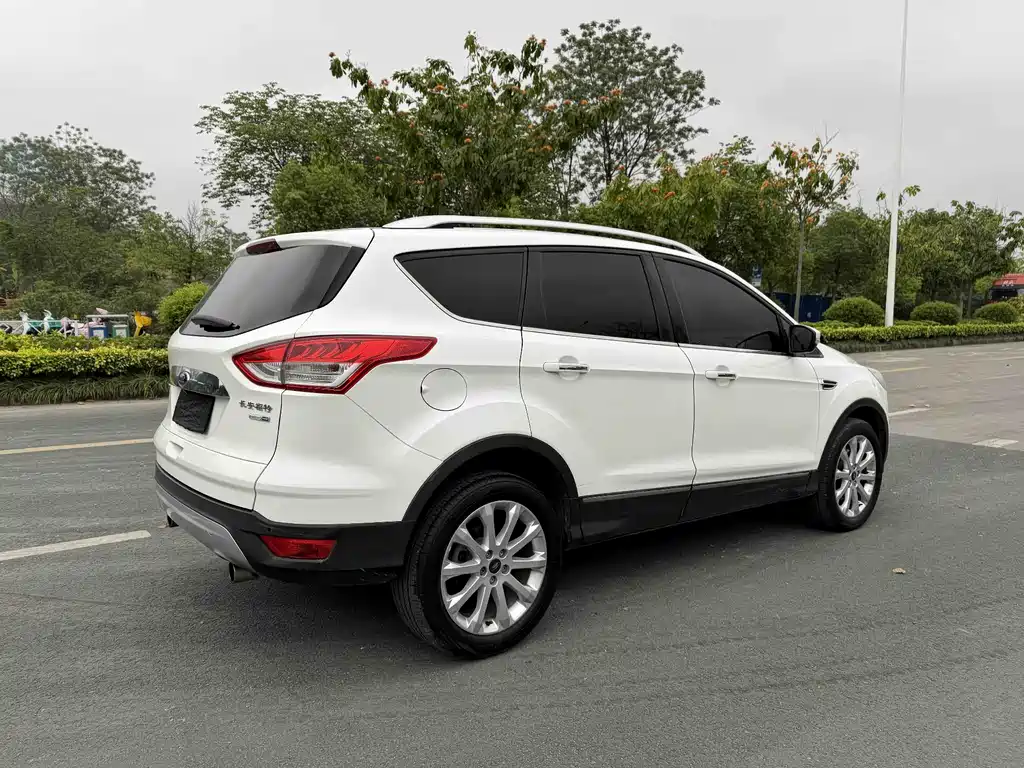 Ford Kuga 2014 — фото 7