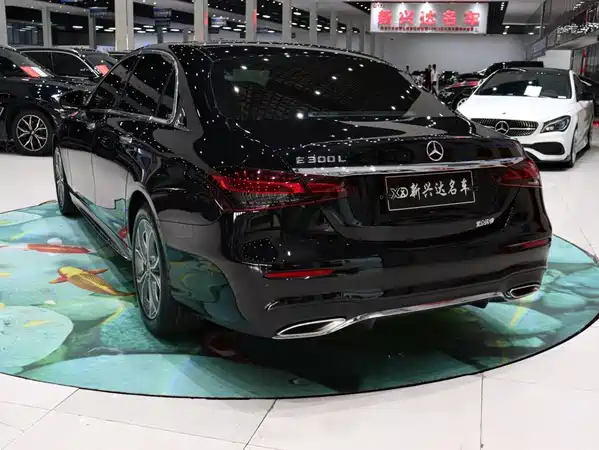 Mercedes-Benz E-Class 2022