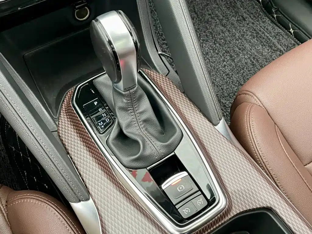 Renault Koleos 2018 — фото 10