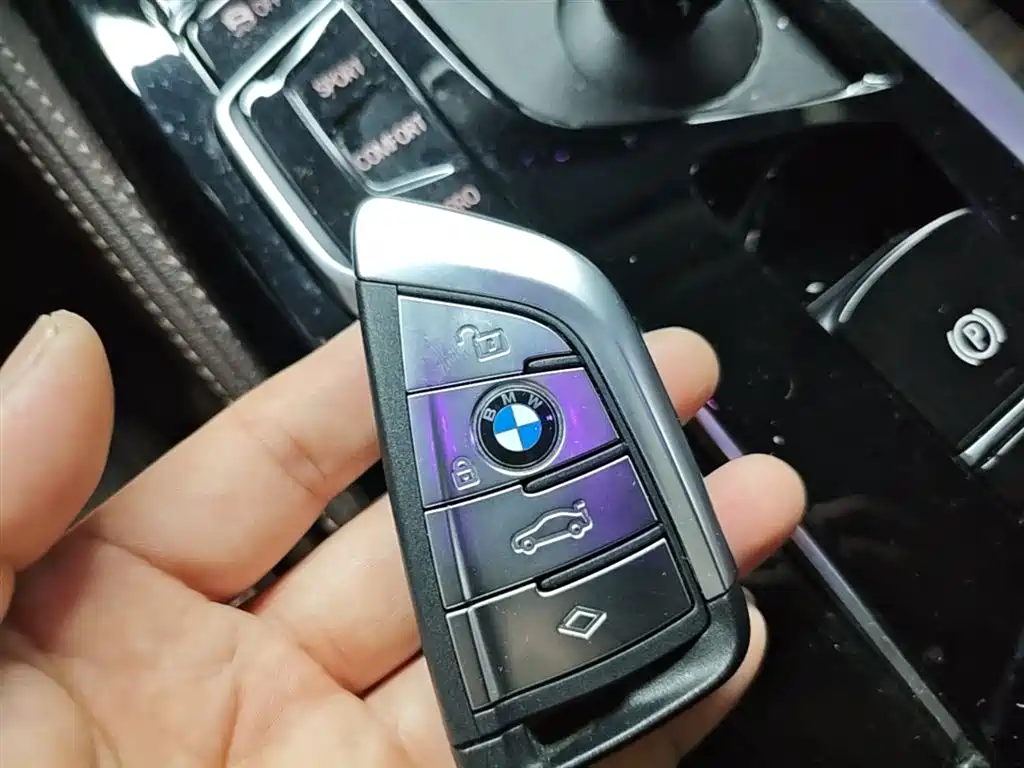 BMW 5 Series 2023 — фото 17