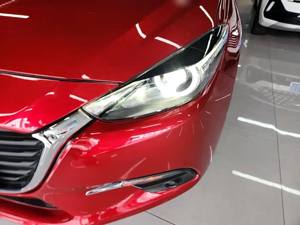 Mazda 3 Axela 2018 — фото 24