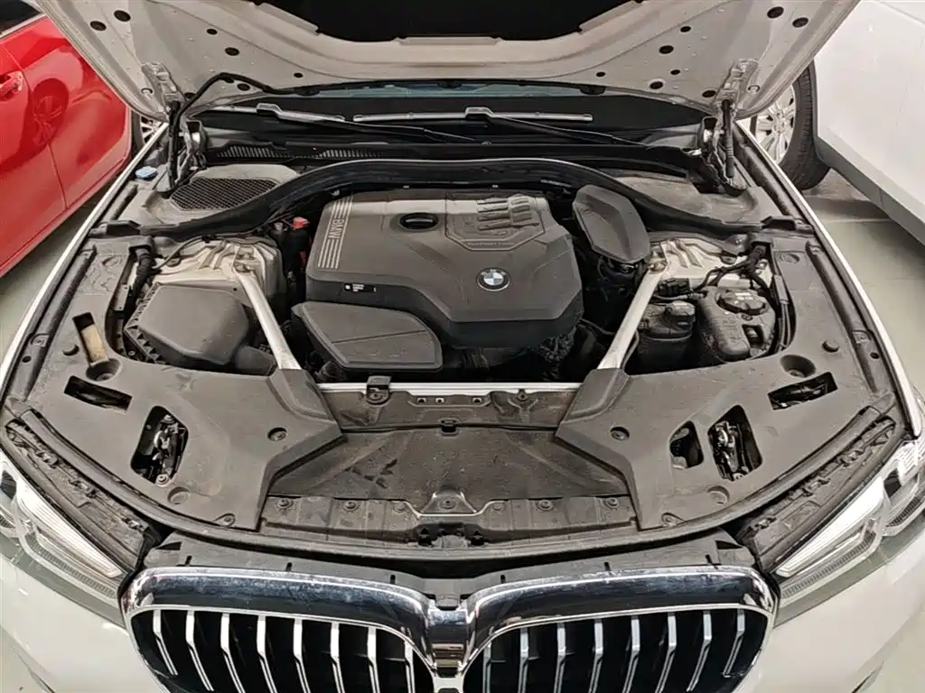 BMW 5 Series 2023 — фото 16