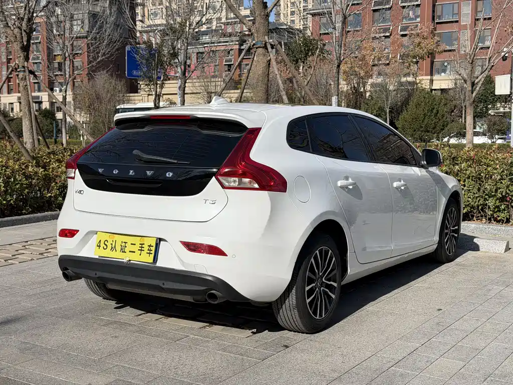 Volvo V40 2019 — фото 15