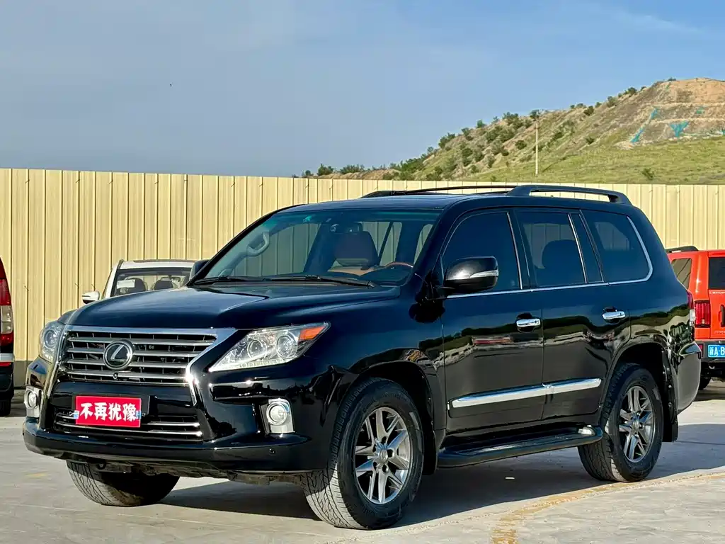 Lexus LX 2012