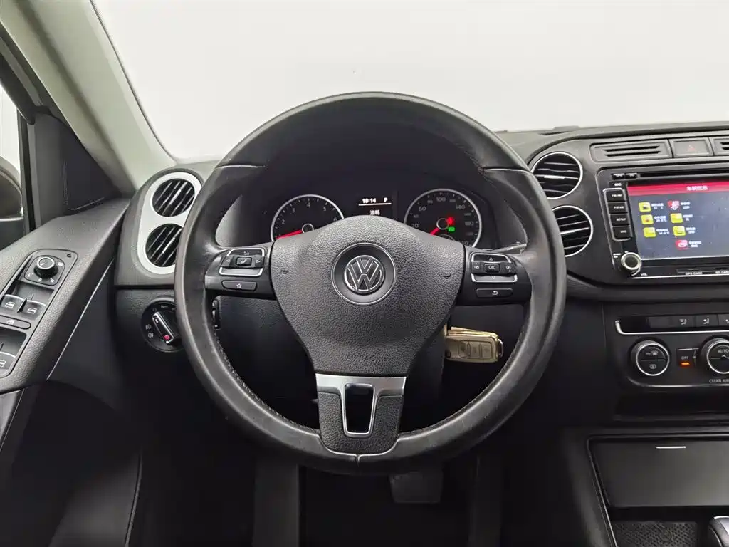 Volkswagen Tiguan 2016 — фото 11