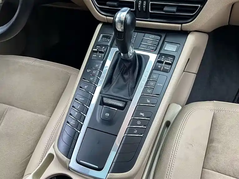 Porsche Macan 2019 — фото 15