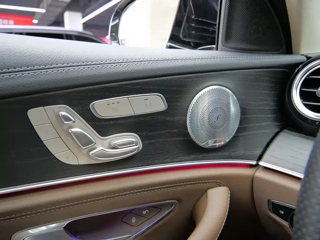 Mercedes-Benz E-Class 2020 — фото 16