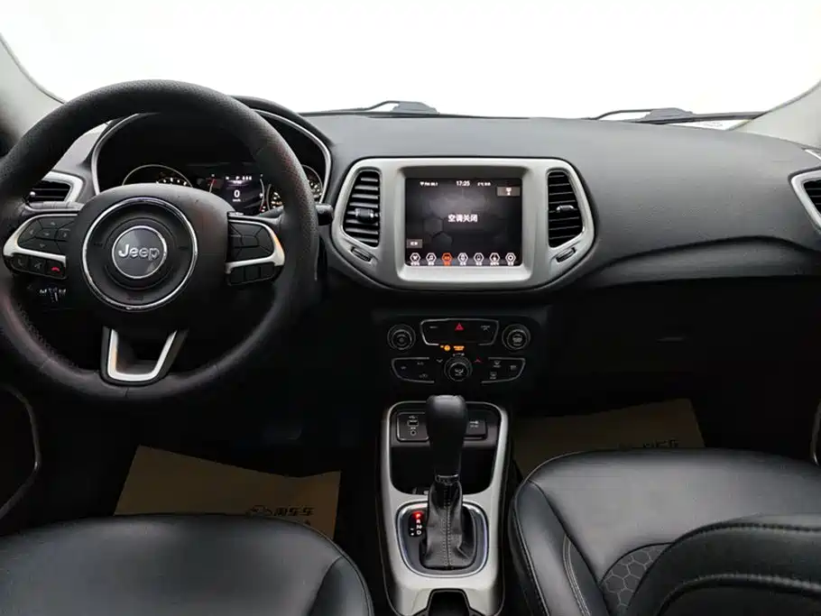 Jeep Compass 2020 — фото 12