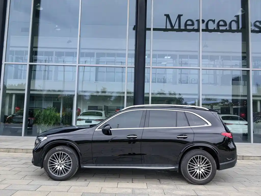 Mercedes-Benz GLC 2025