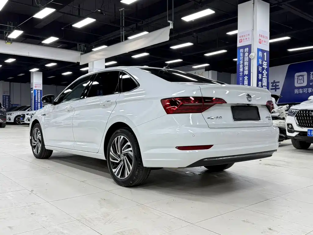 Volkswagen Sagitar 2022