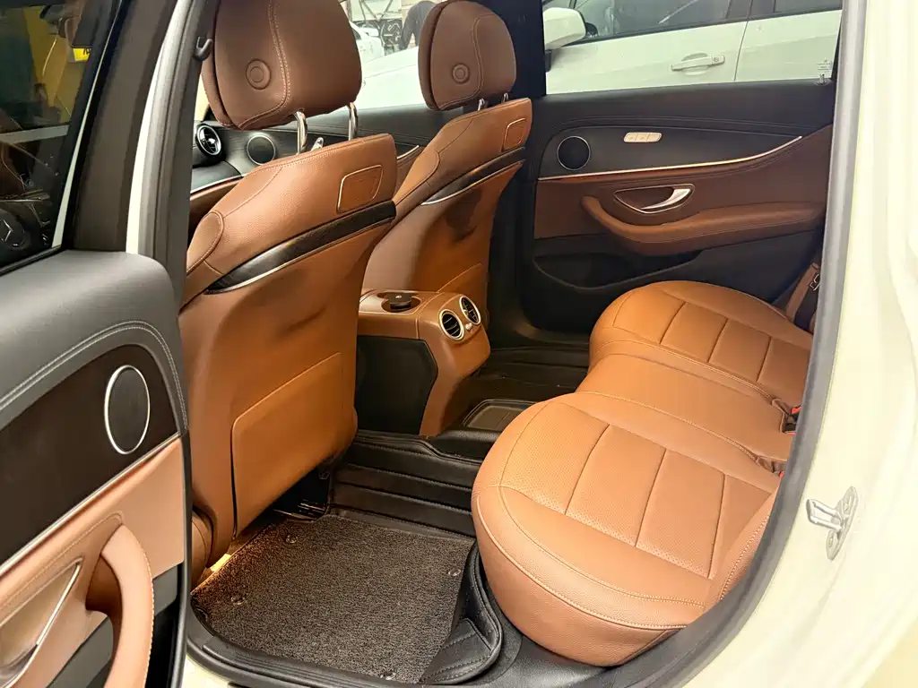 Mercedes-Benz E-Class 2018 — фото 15