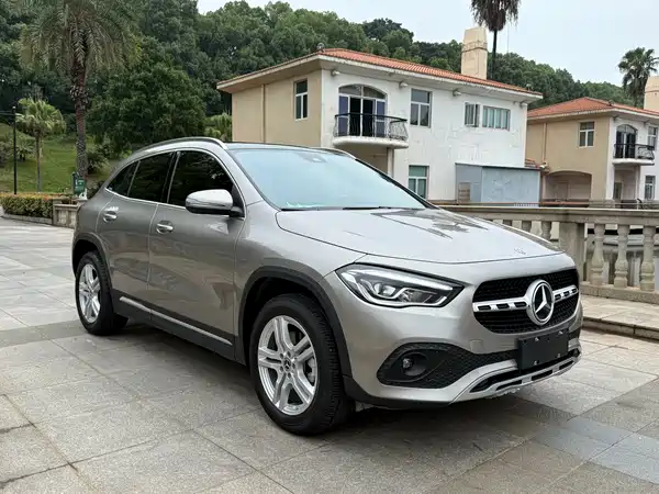 Mercedes-Benz GLA 2023