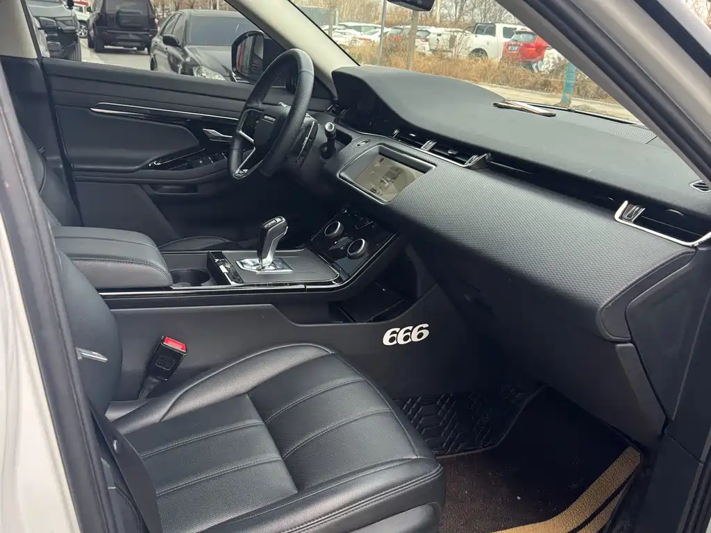 Land Rover Evoque 2022 — фото 9