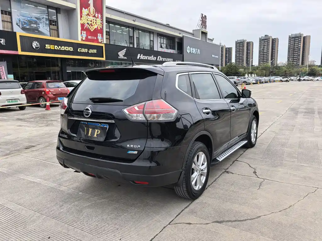 Nissan X-Trail 2015
