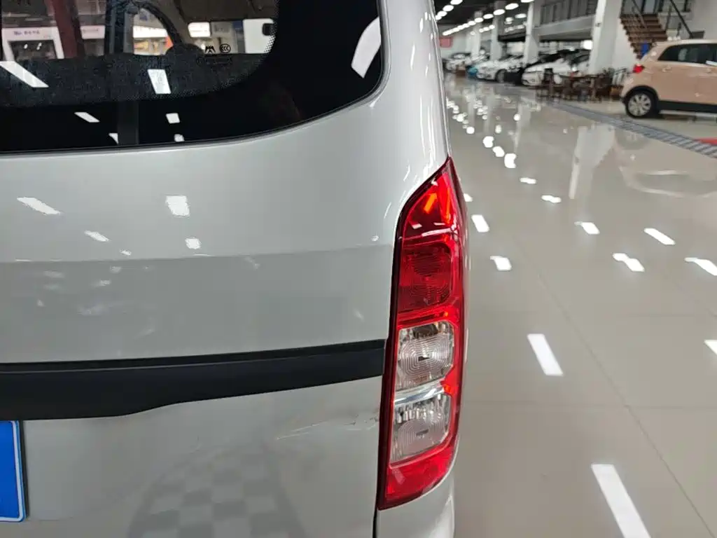 Wuling Hongguang V 2023 — фото 8