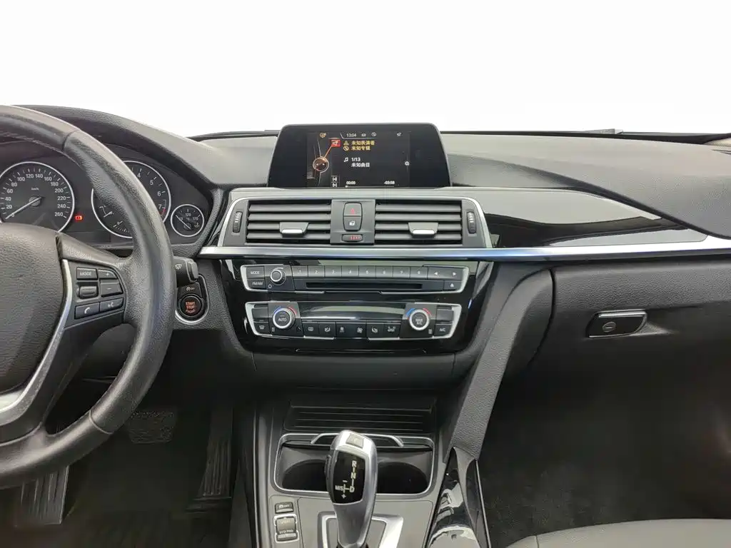 BMW 3 Series 2016 — фото 12