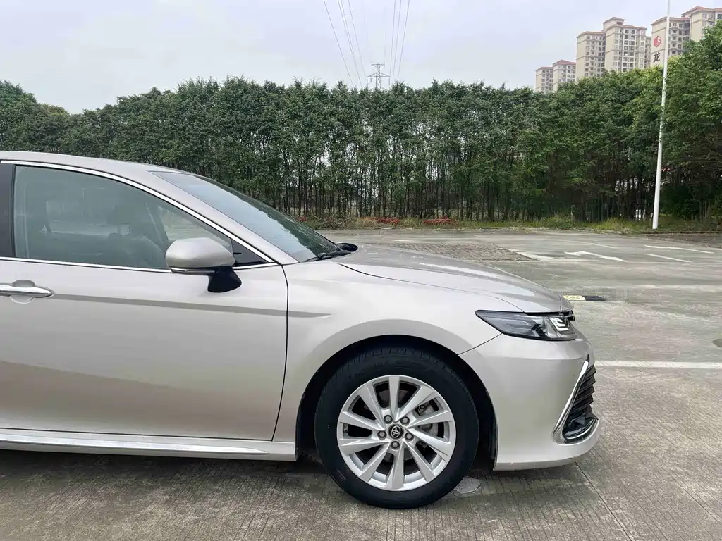 Toyota Camry 2023 — фото 5