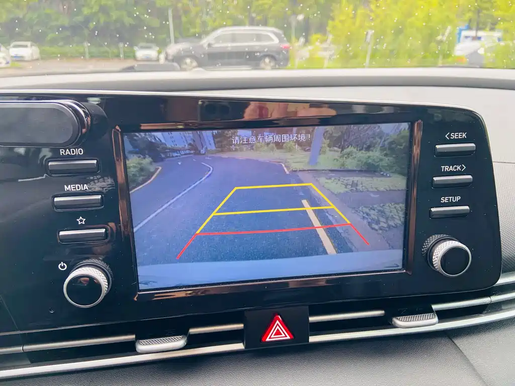 Hyundai Elantra 2022