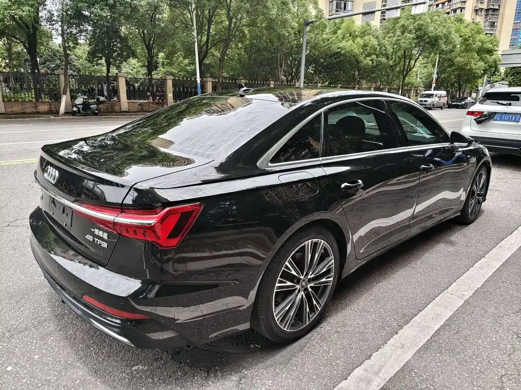 Audi A6L 2022