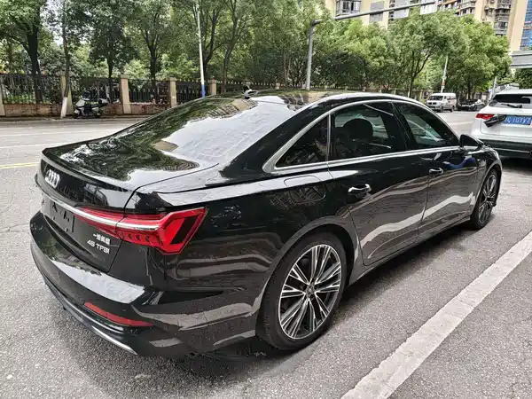 Audi A6L 2022