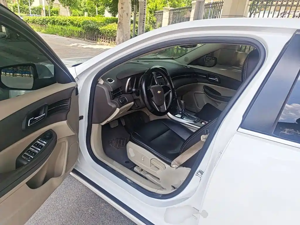 Chevrolet Malibu 2015 — фото 16