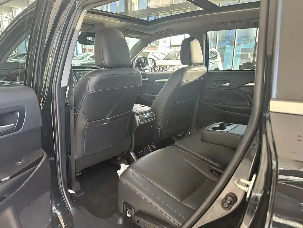 Toyota Highlander 2020 — фото 13