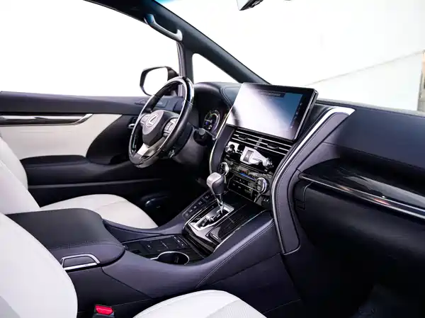 Lexus LM 2021