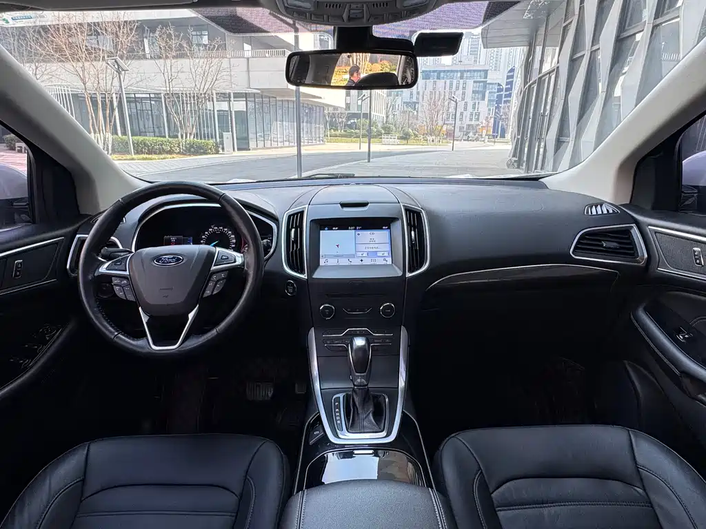 Ford Edge 2016 — фото 17
