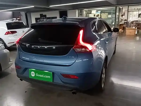 Volvo V40 2016
