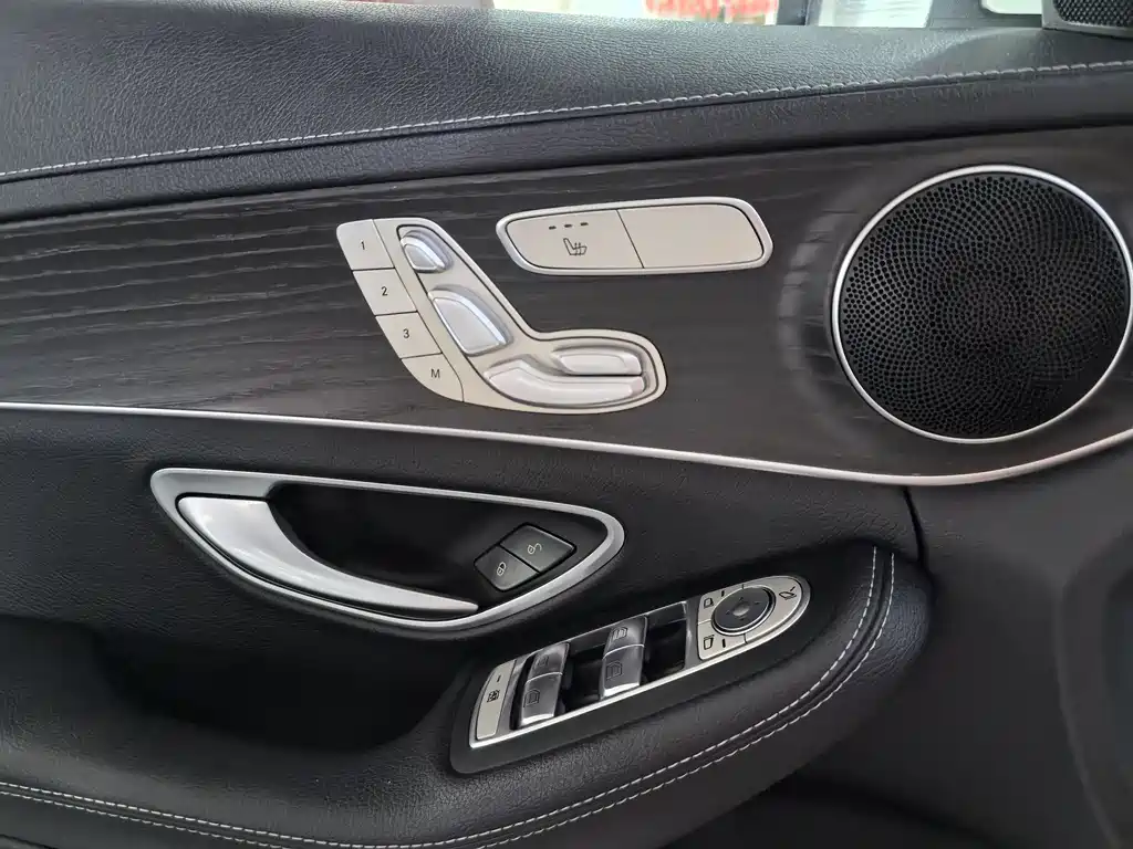 Mercedes-Benz C-Class 2022 — фото 11