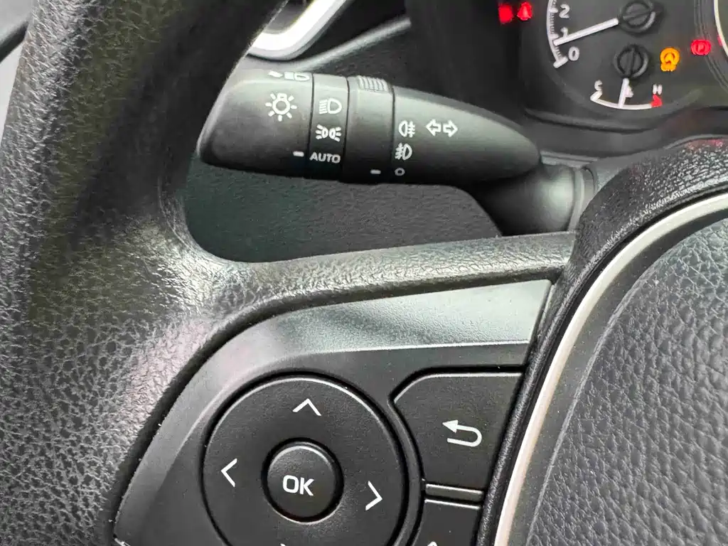 Toyota Corolla 2023 — фото 24