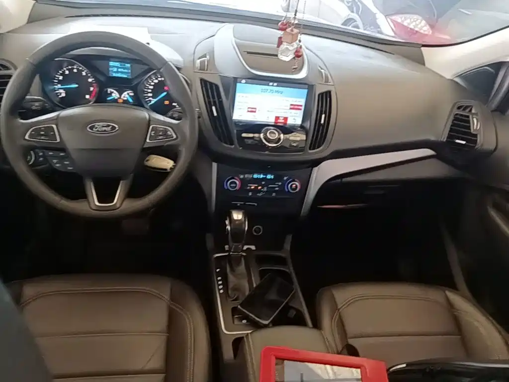 Ford Kuga 2018 — фото 10