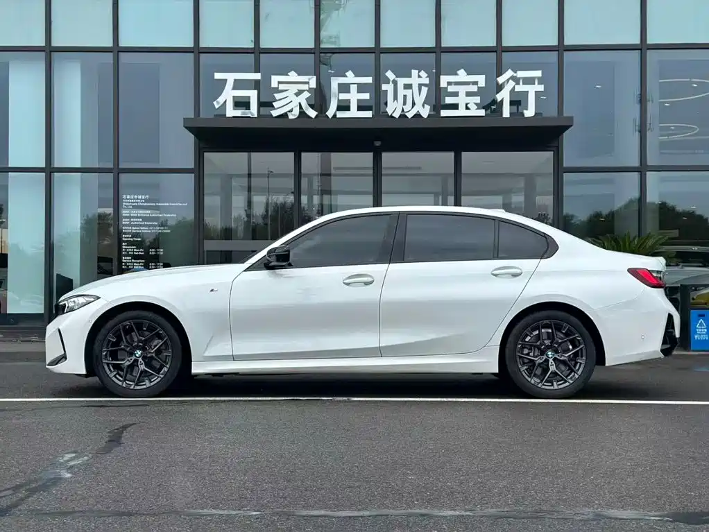 BMW 3 Series 2025